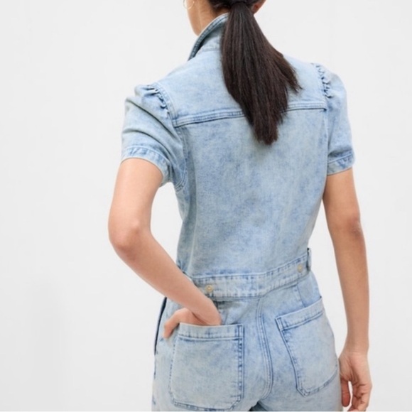 Gap PUFF SLEEVE DENIM ROMPER WITH WASHWELL IN BLUE ACID WASH - Picture 4 of 5